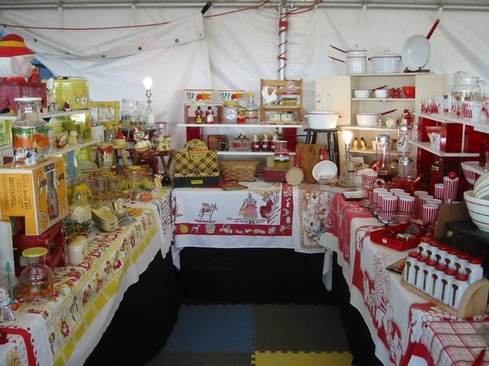 Roundup: 10 Ways To Score Awesome Secondhand Home Décor