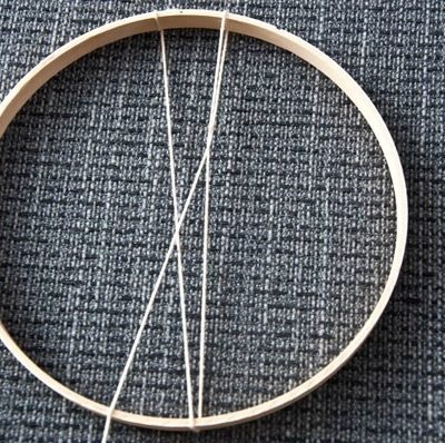 Use An Embroidery Hoop as A Loom