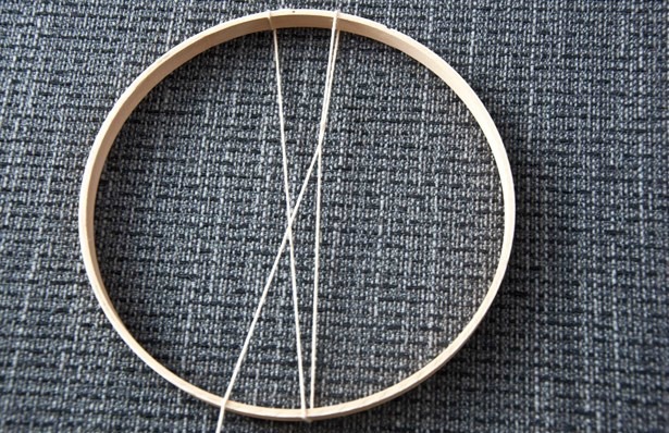 Use An Embroidery Hoop as A Loom
