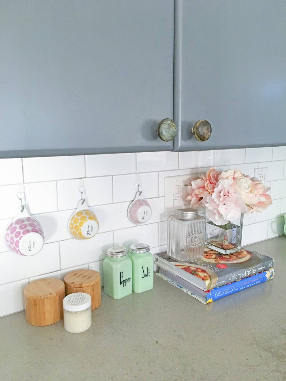 Before and After: A Dated Kitchen Gets A Makeover