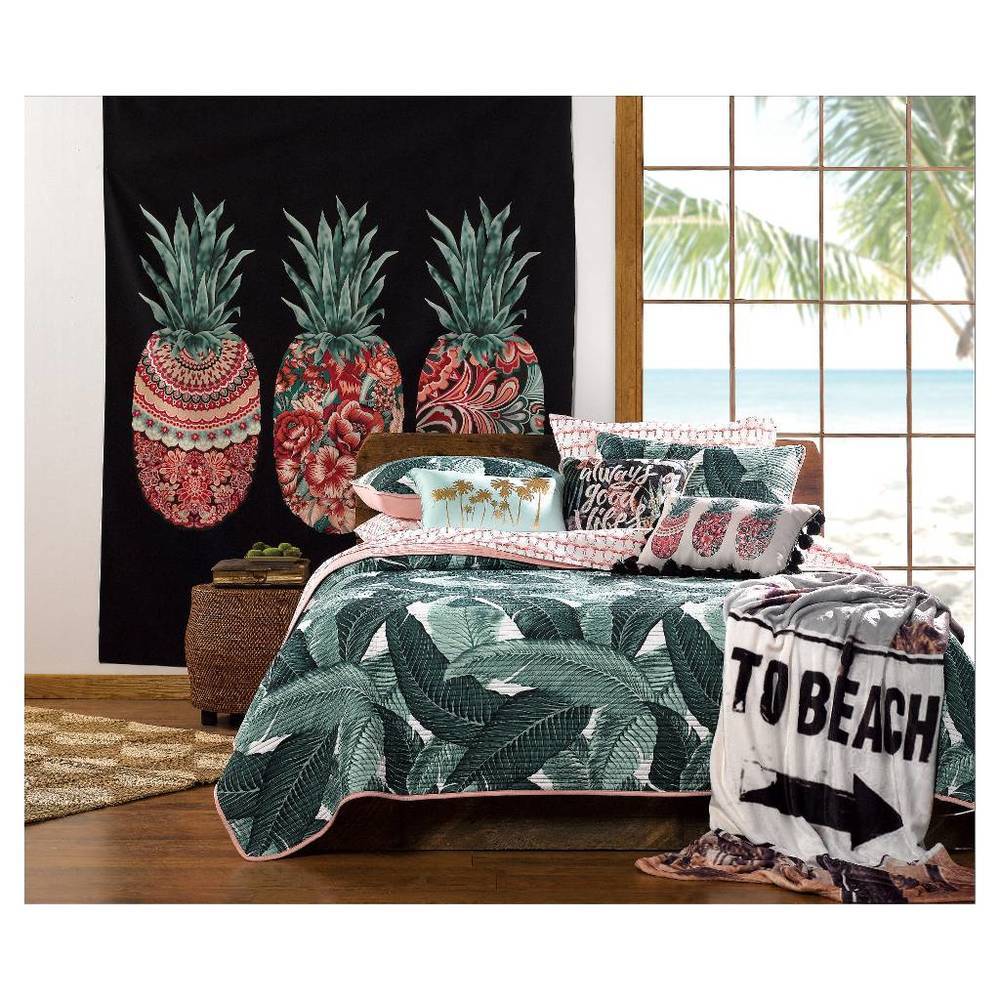 The Ultimate Guide to Turning Your Dorm Into A College Oasis