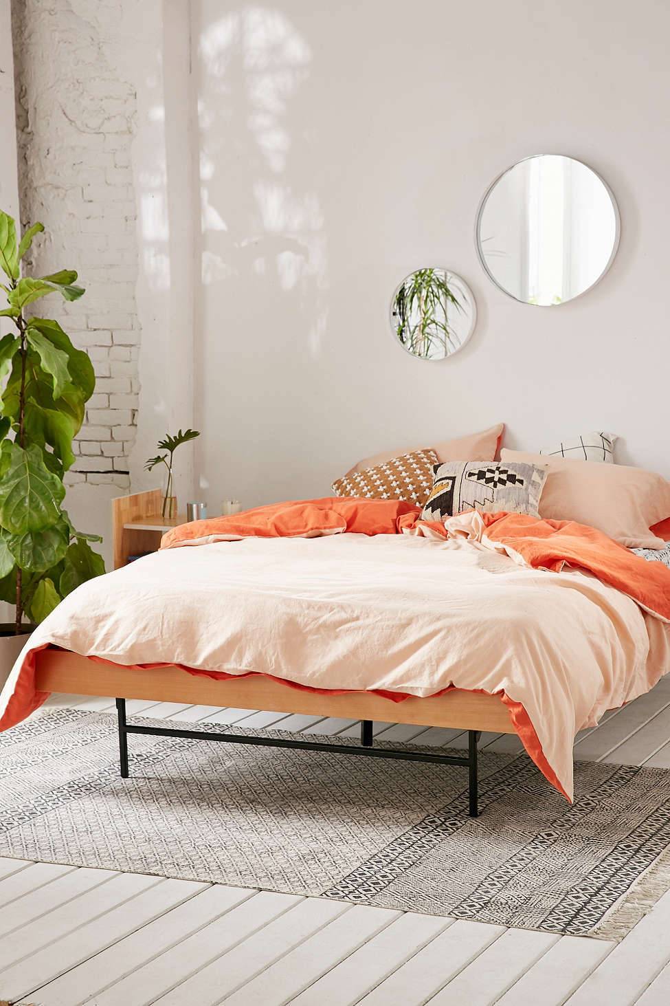 The Ultimate Guide to Turning Your Dorm Into A College Oasis