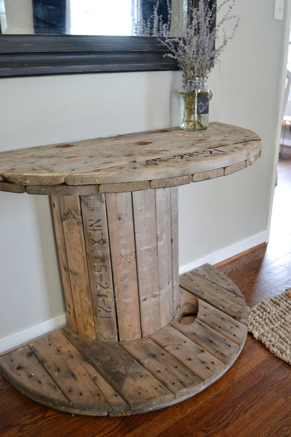 Roundup: 10 Rustic DIY Furniture Projects