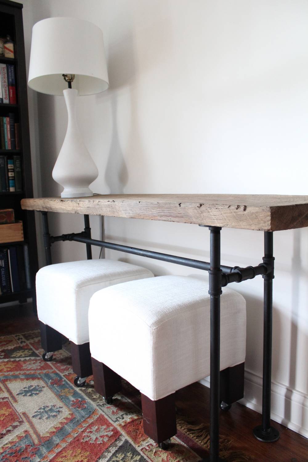 Roundup: 10 Rustic DIY Furniture Projects