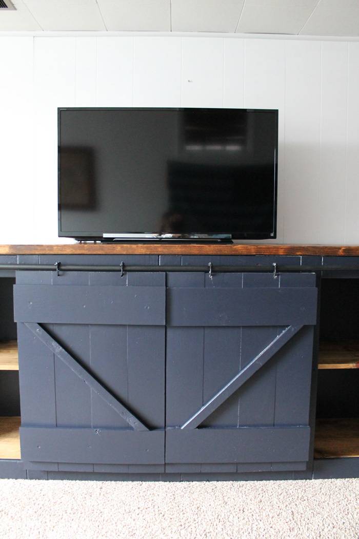 Roundup: 10 Rustic DIY Furniture Projects