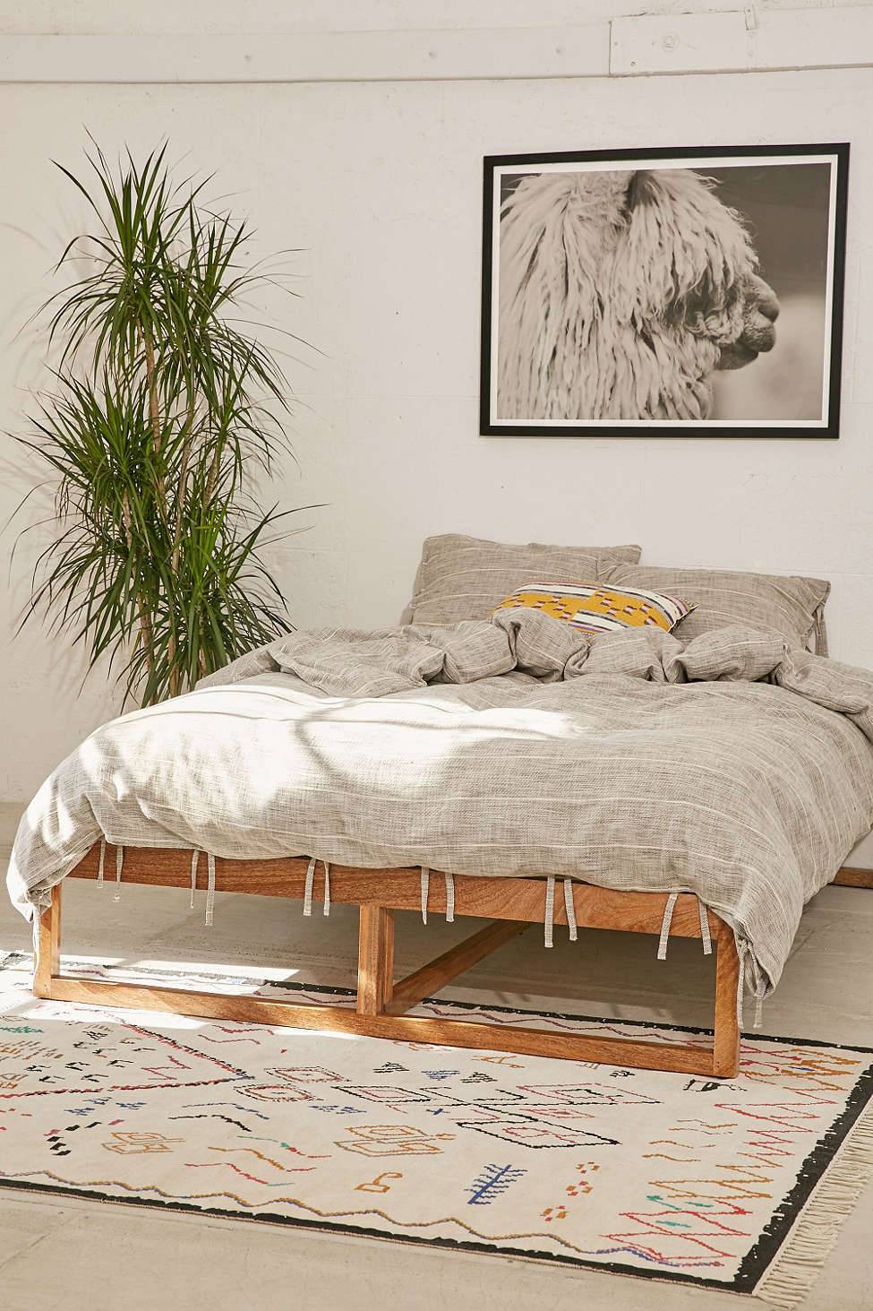 8 Excellent Shops For "Expensive"-looking Furniture On A Budget