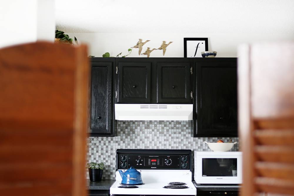 Before and After: A Stale Kitchen Gets a Simple Scandinavian-Inspired Makeover