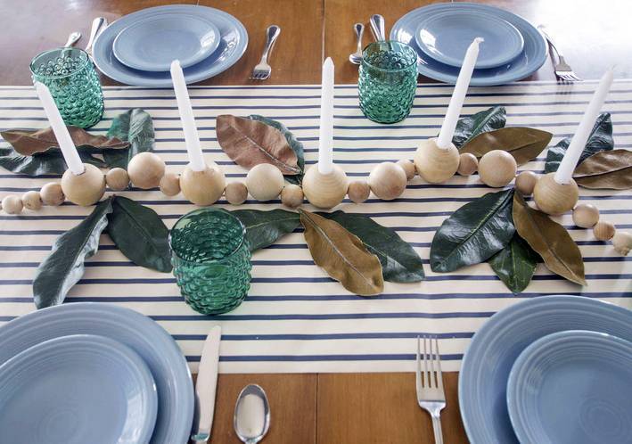 Roundup: 10 Unique Thanksgiving Tablescapes To Inspire You
