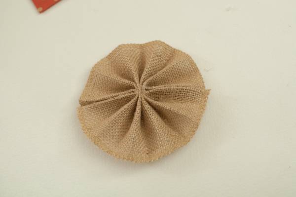 burlap fan flower