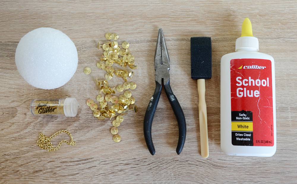How-To: Gold Thumb Tack Ornament