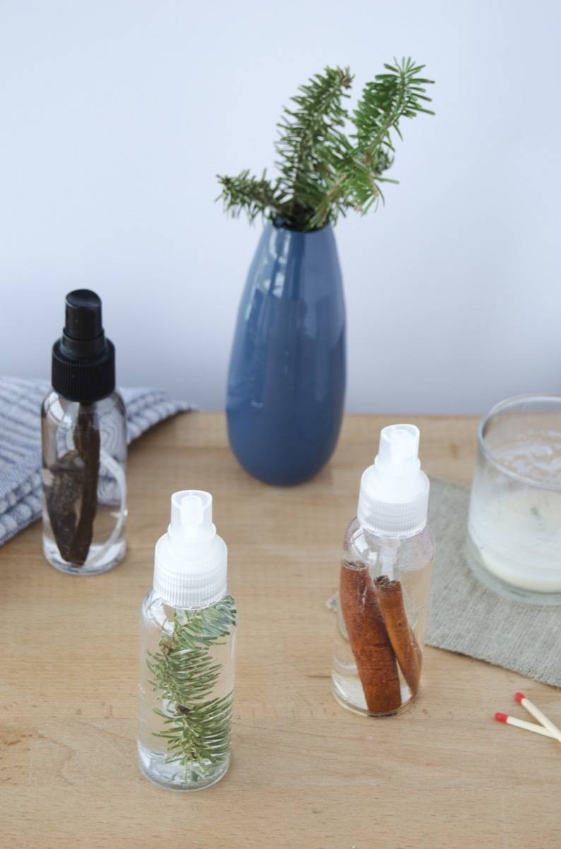 How to mix up your own room spray! Makes for a great gift!