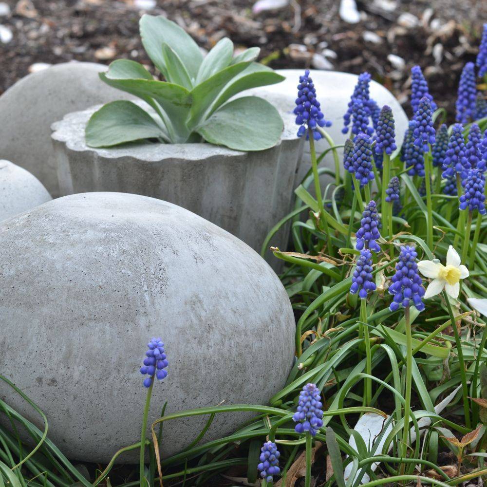 23 Fantastic Concrete Projects For Your Backyard
