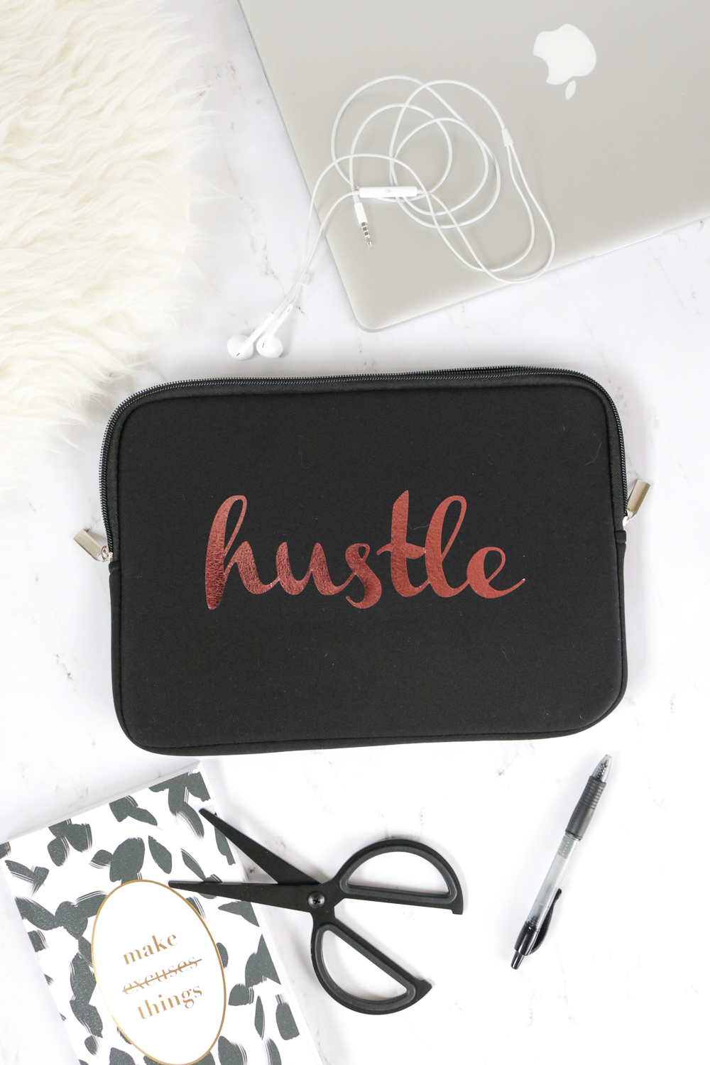 Dress your Tech Custom DIY Typographic Laptop Sleeve Curbly