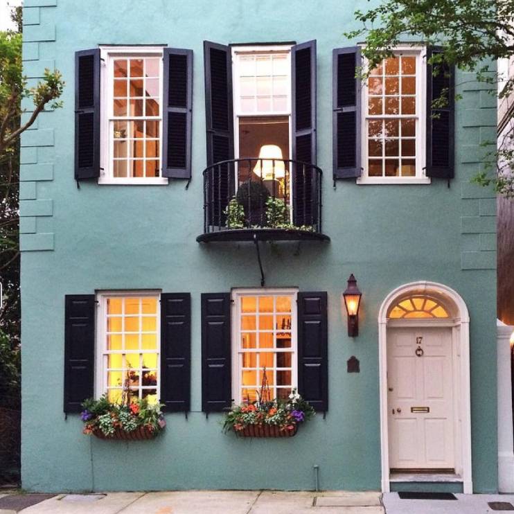 Follow These Home Exterior Insta Accounts | No. 5: The Front Door Project