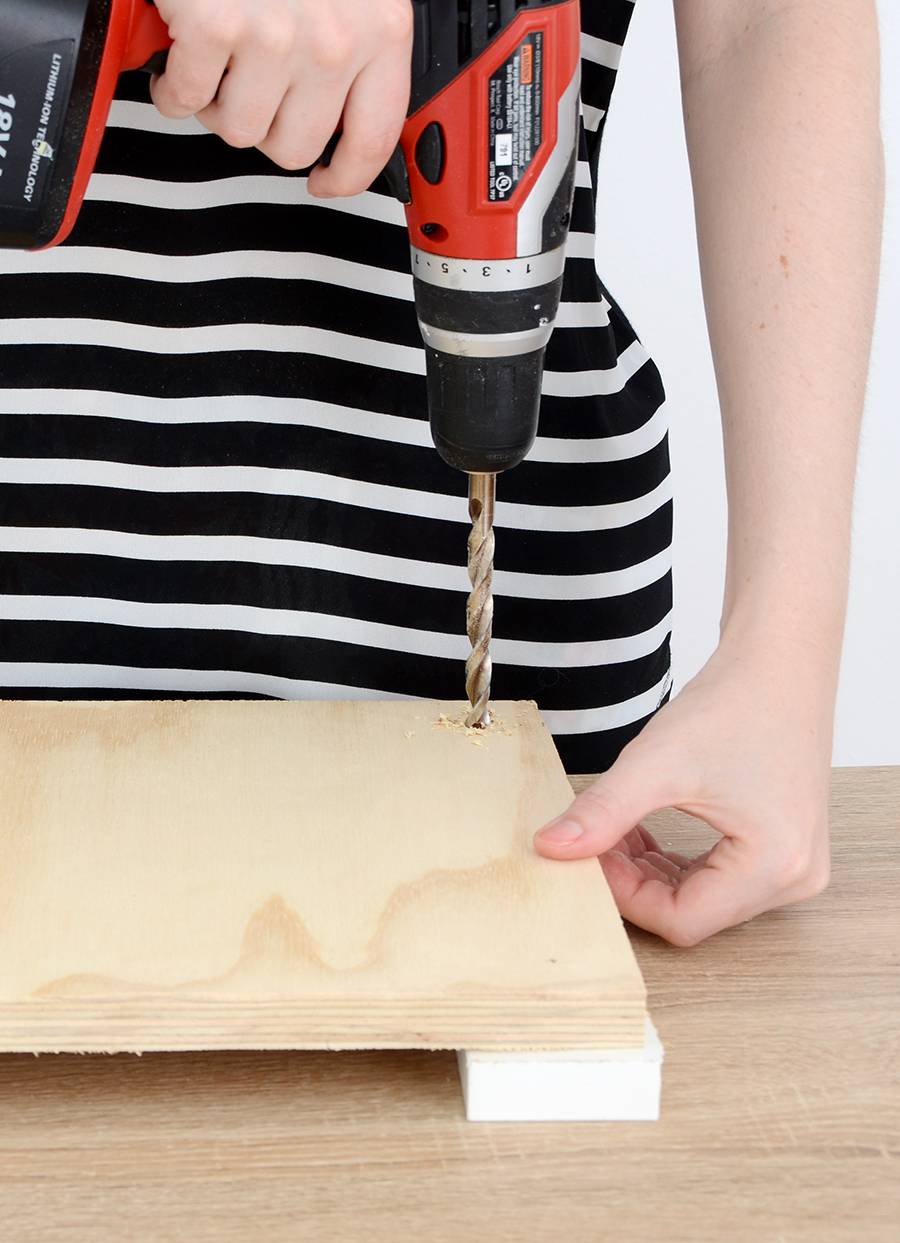 Colorful DIY Wooden Shelf Organizer