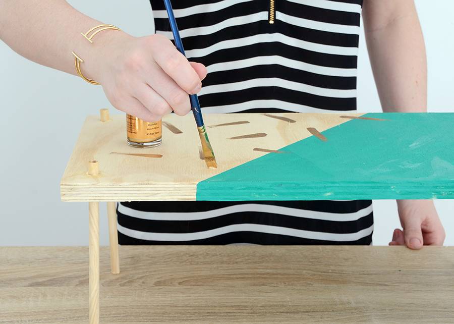 Colorful DIY Wooden Shelf Organizer