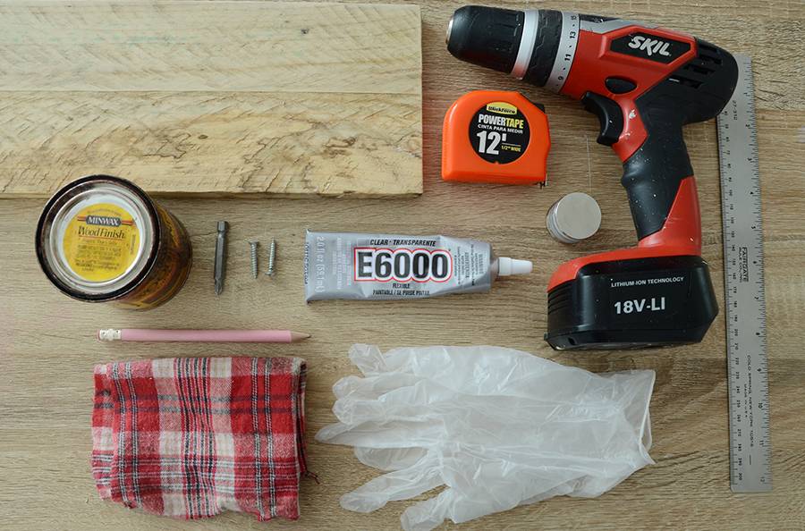 DIY Wooden Wall Mounted Knife Rack