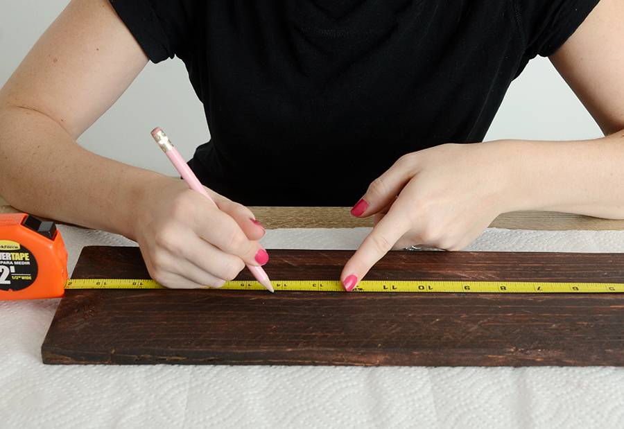 DIY Wooden Wall Mounted Knife Rack