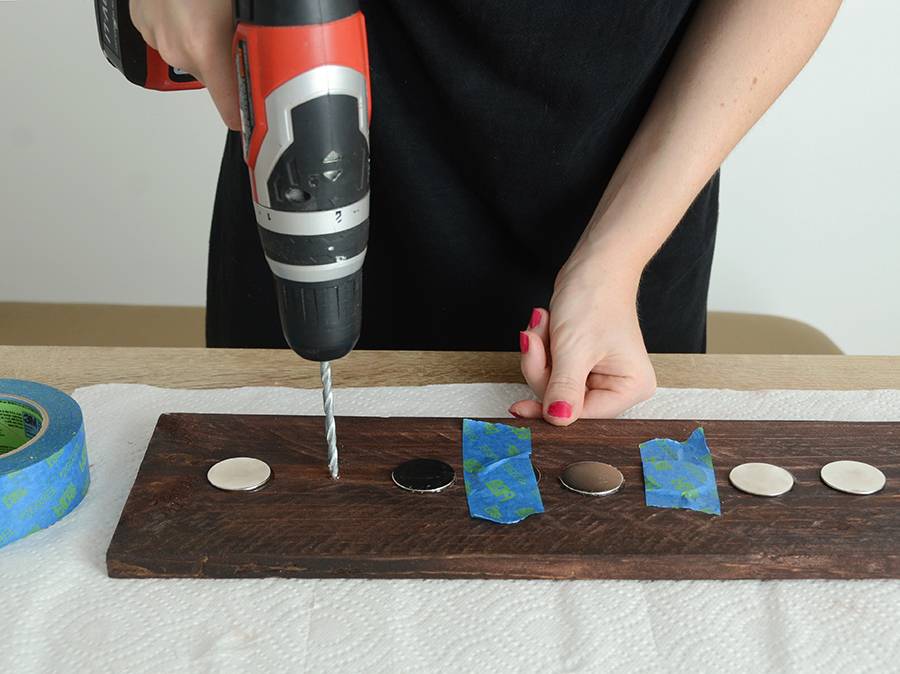 DIY Wooden Wall Mounted Knife Rack
