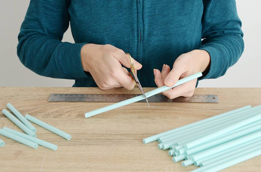 DIY Plastic Straw And Rope Wall Hanging