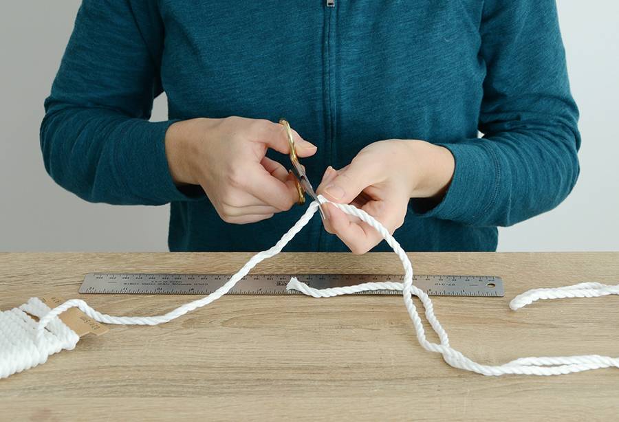 DIY Plastic Straw And Rope Wall Hanging