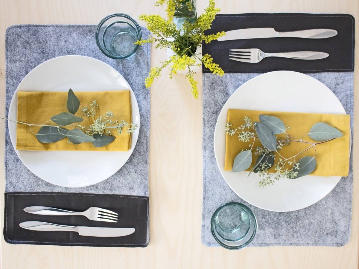 How to make a set of simple placemats from felt