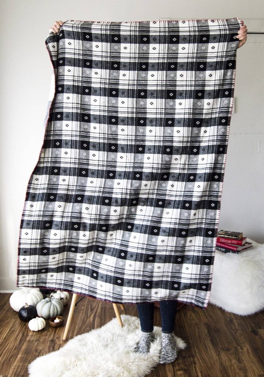 Make your own throw blankets!