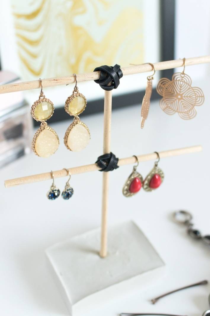 How to Make an Easy Stud Earrings Organizer / The Beading Gem