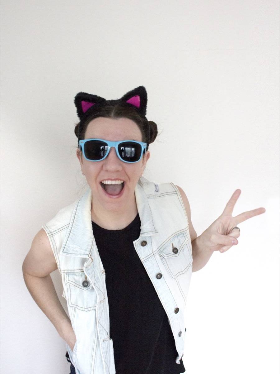 Five quick costumes you can make from cat ears: Cool Cat