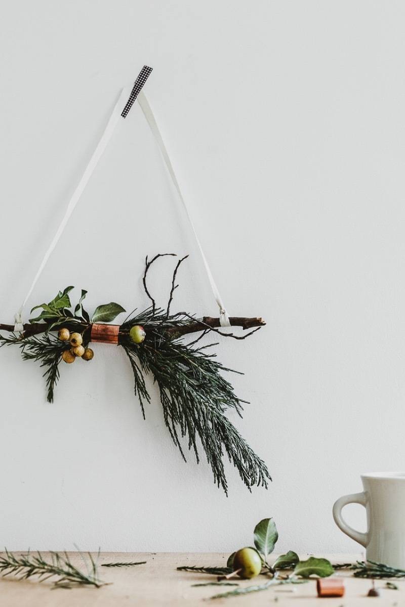 81 Stylish Christmas Decor Ideas You Can DIY | Copper and twig wreath
