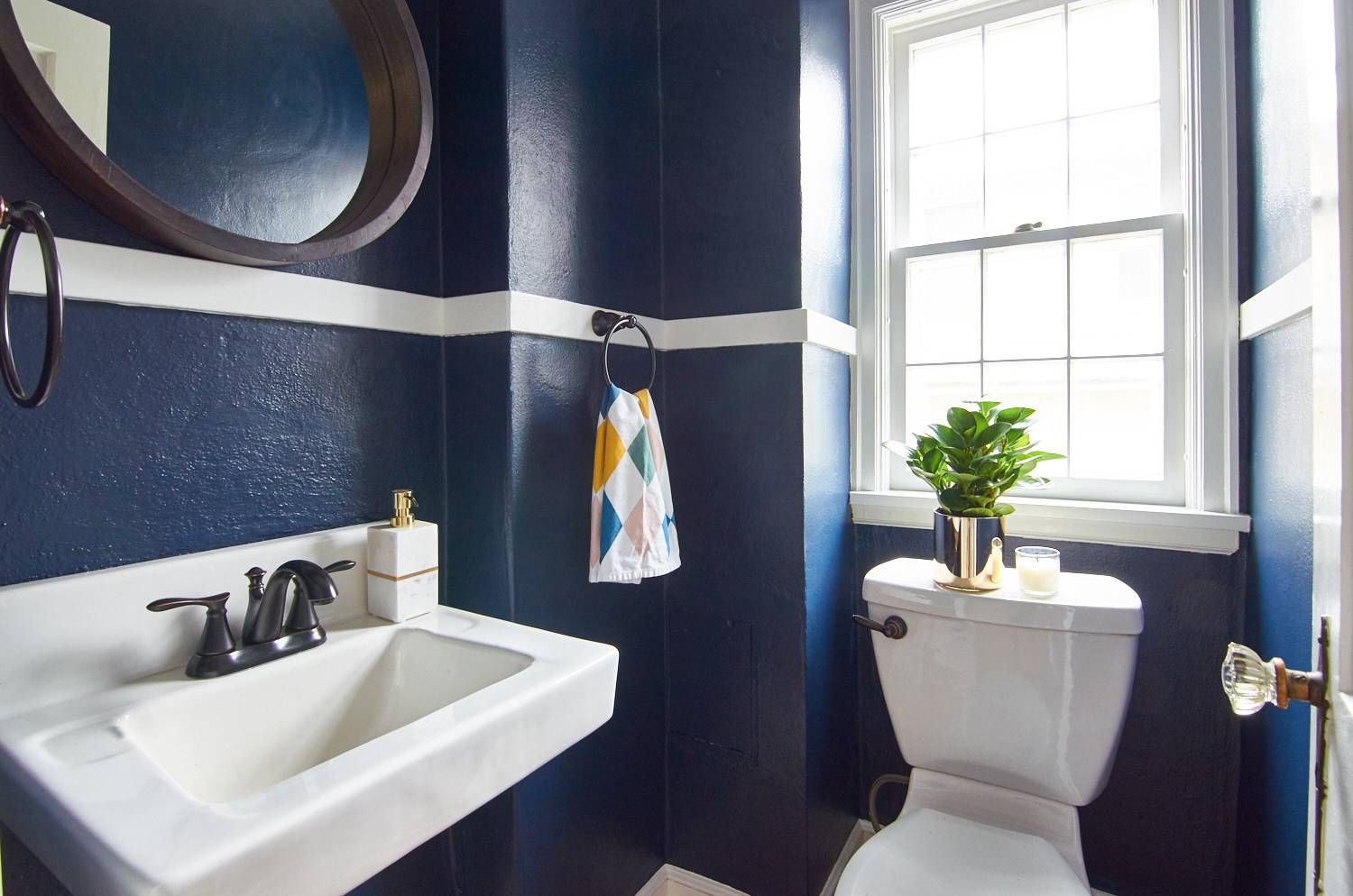 Using a dark color in a small space