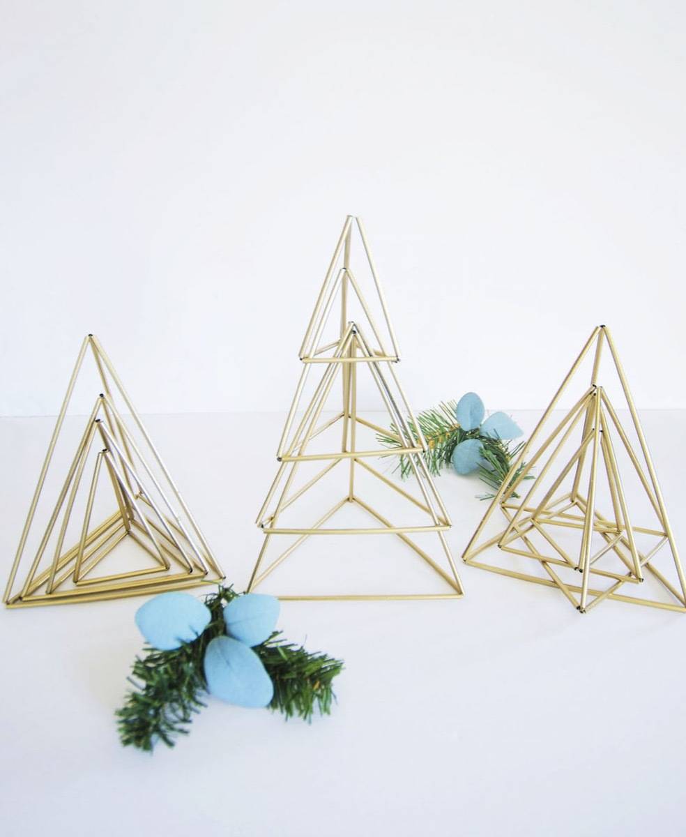 81 Stylish Christmas Decor Ideas You Can DIY | Himmeli-inspired trees