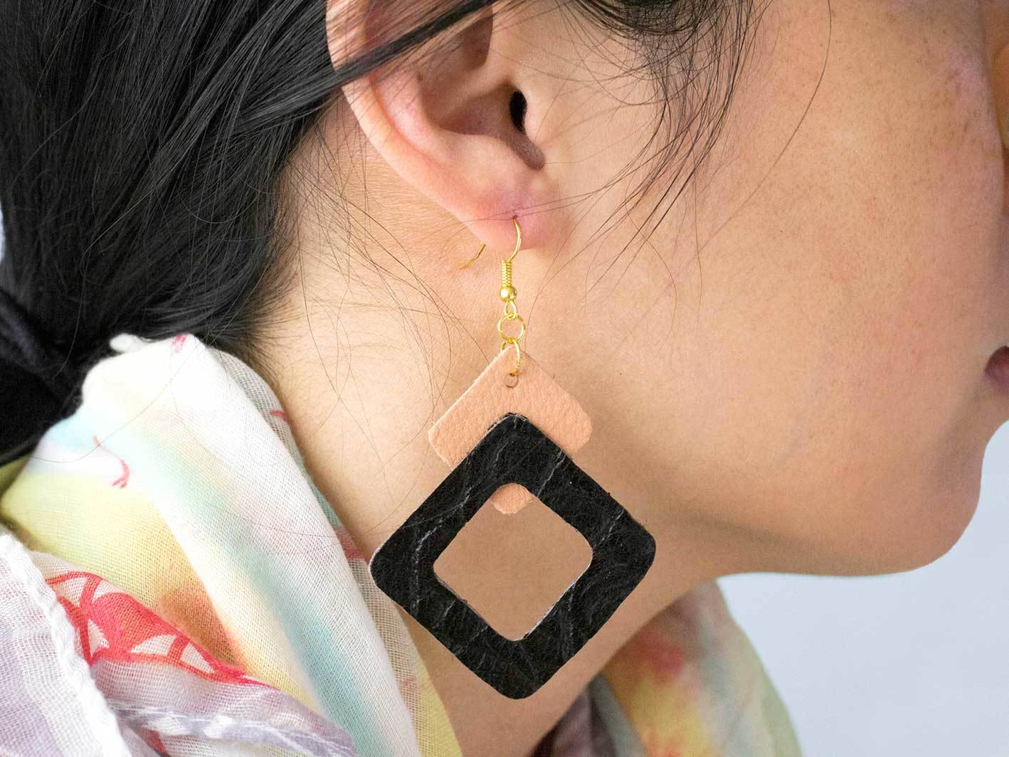 DIY leather earrings - the perfect Christmas gift that won't break the bank