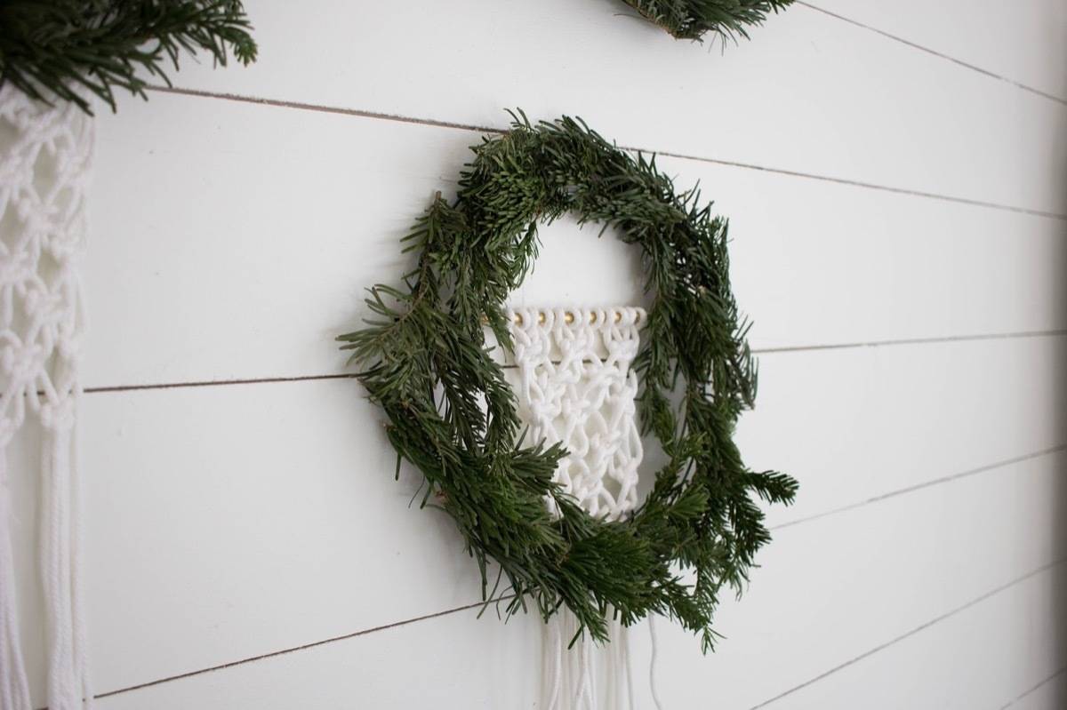 81 Stylish Christmas Decor Ideas You Can DIY | Macrame wreath