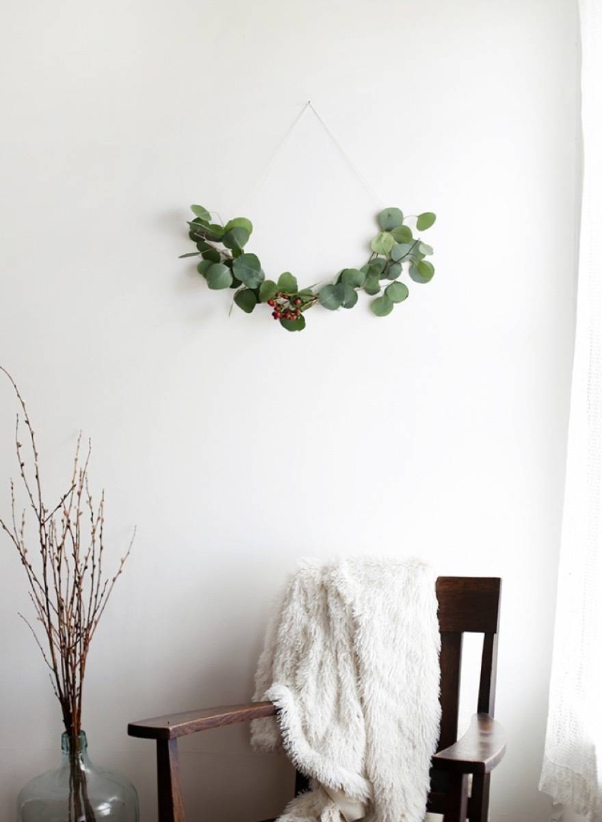 81 Stylish Christmas Decor Ideas You Can DIY | Simple eucalyptus wreath