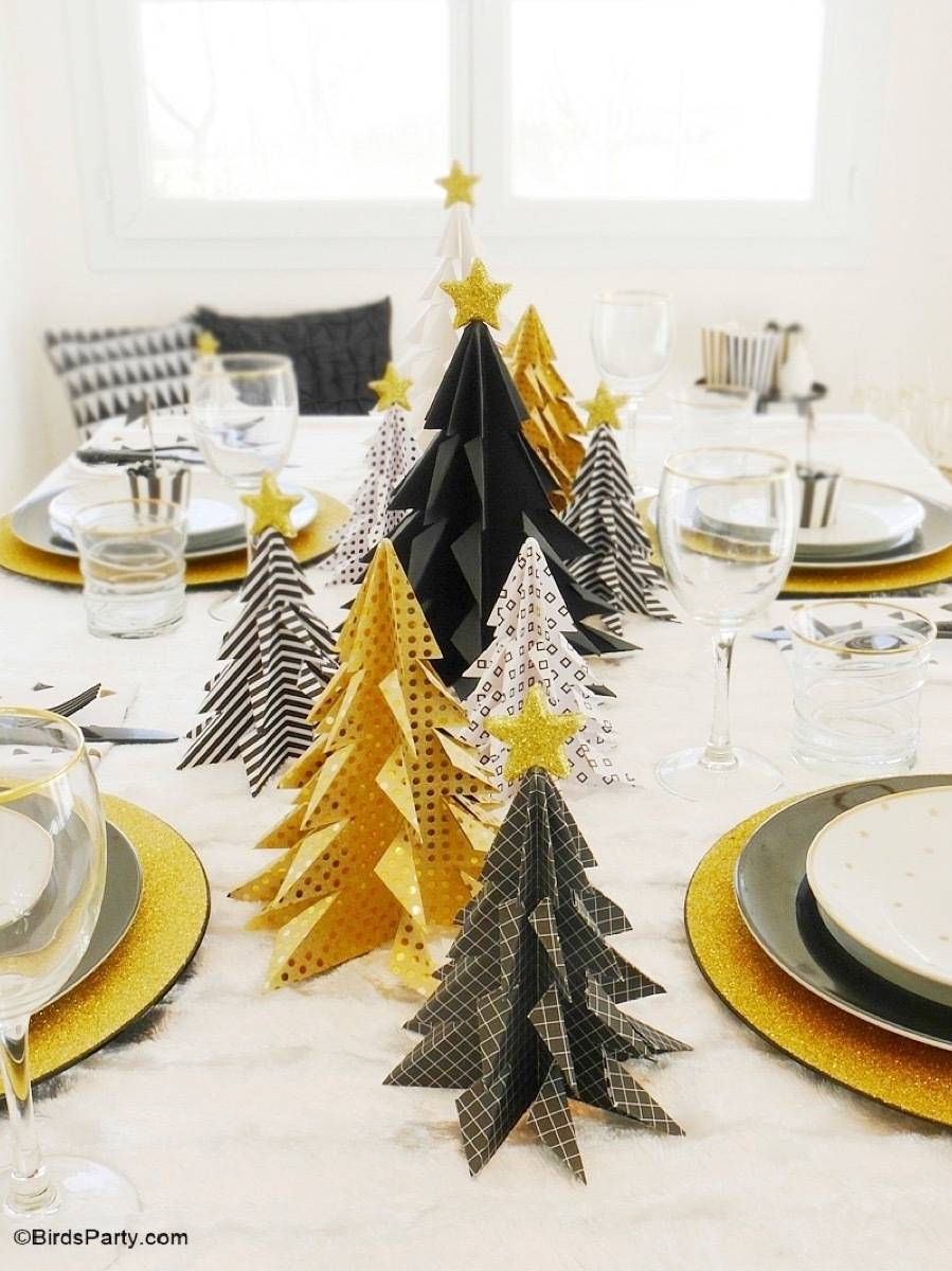 81 Stylish Christmas Decor Ideas You Can DIY | Origami trees
