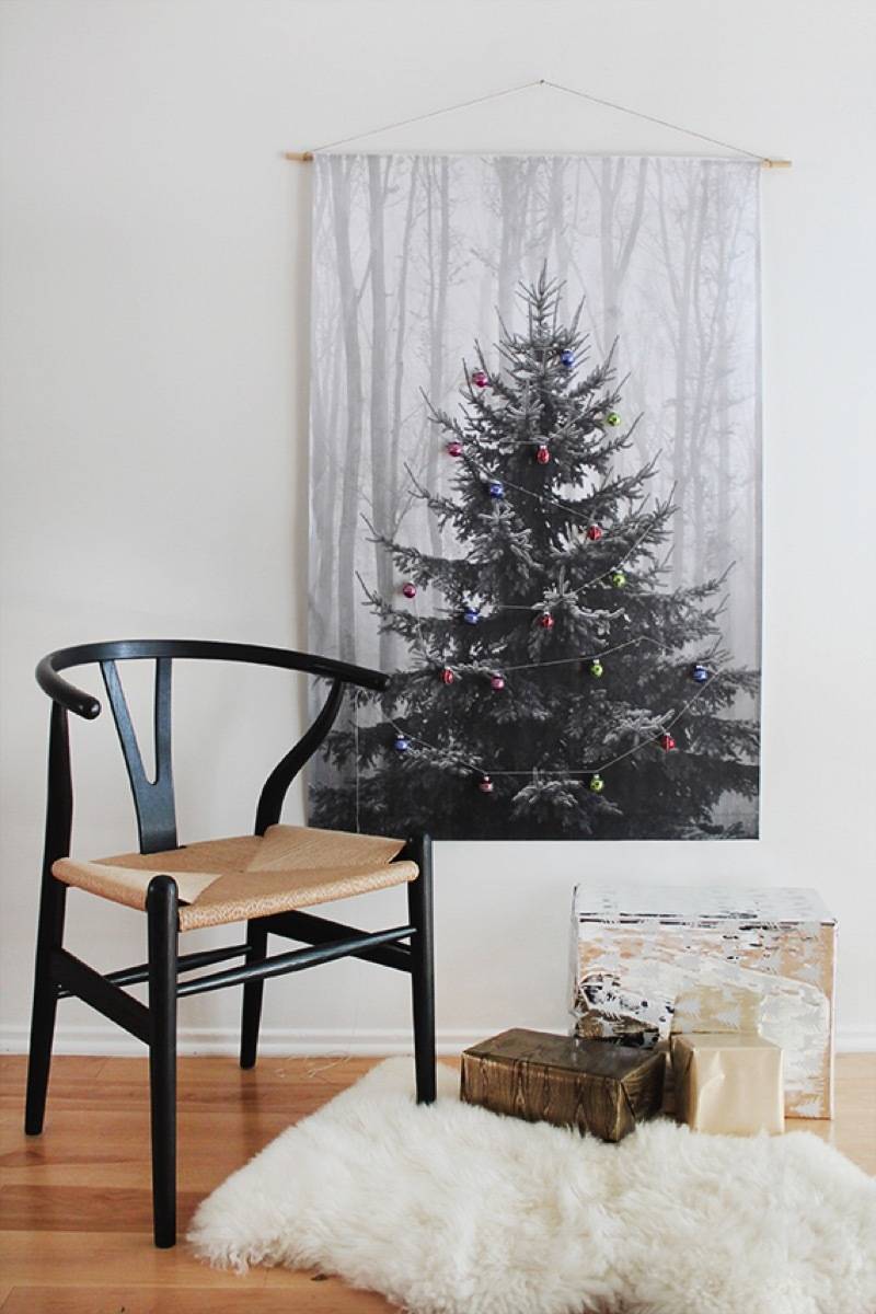 81 Stylish Christmas Decor Ideas You Can DIY | 2-D tree