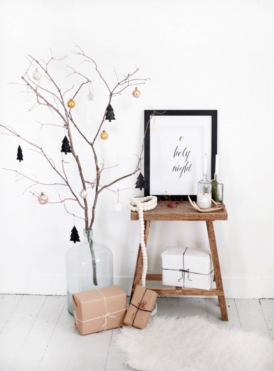 81 Stylish Christmas Decor Ideas You Can DIY | Branch tree