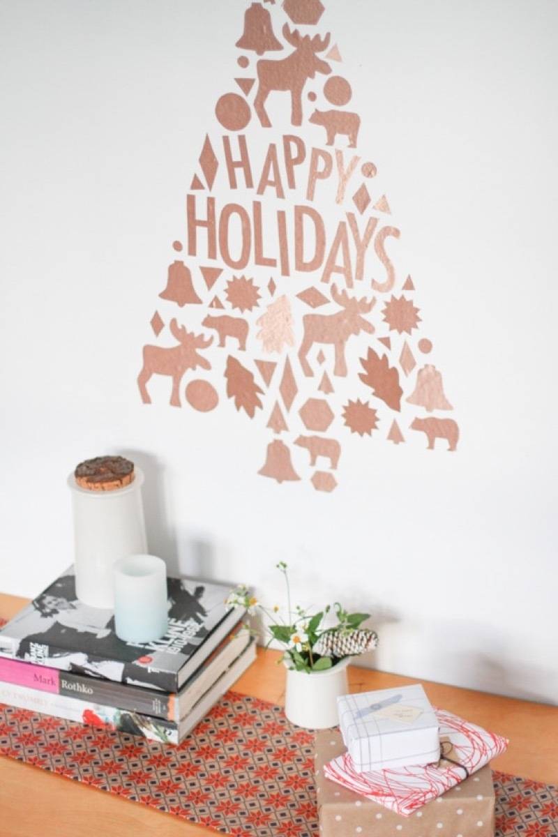 81 Stylish Christmas Decor Ideas You Can DIY | Wall decal decor