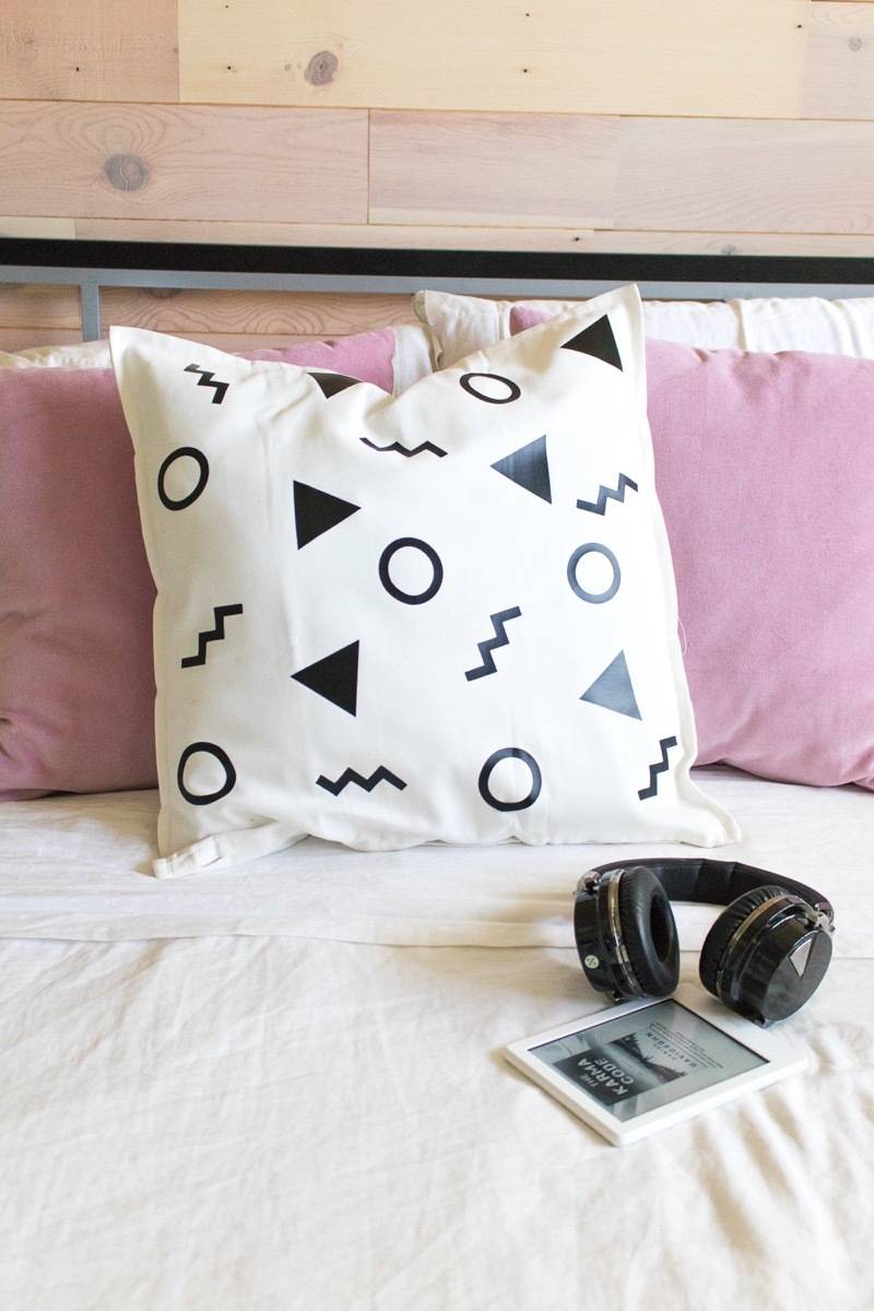 Curbly's Best DIY Projects of 2017: Abstract Patterned Pillow