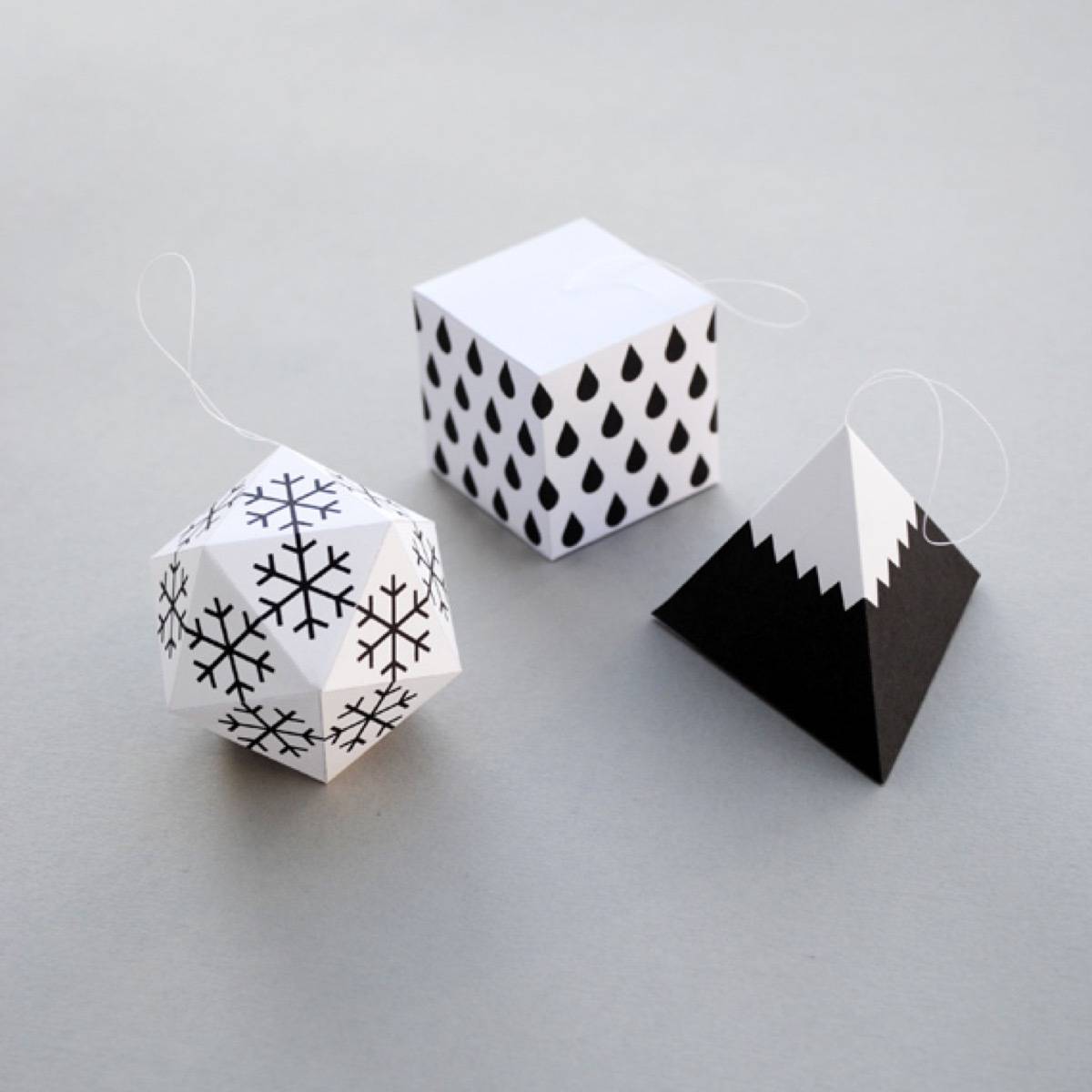 Printable black and white ornaments