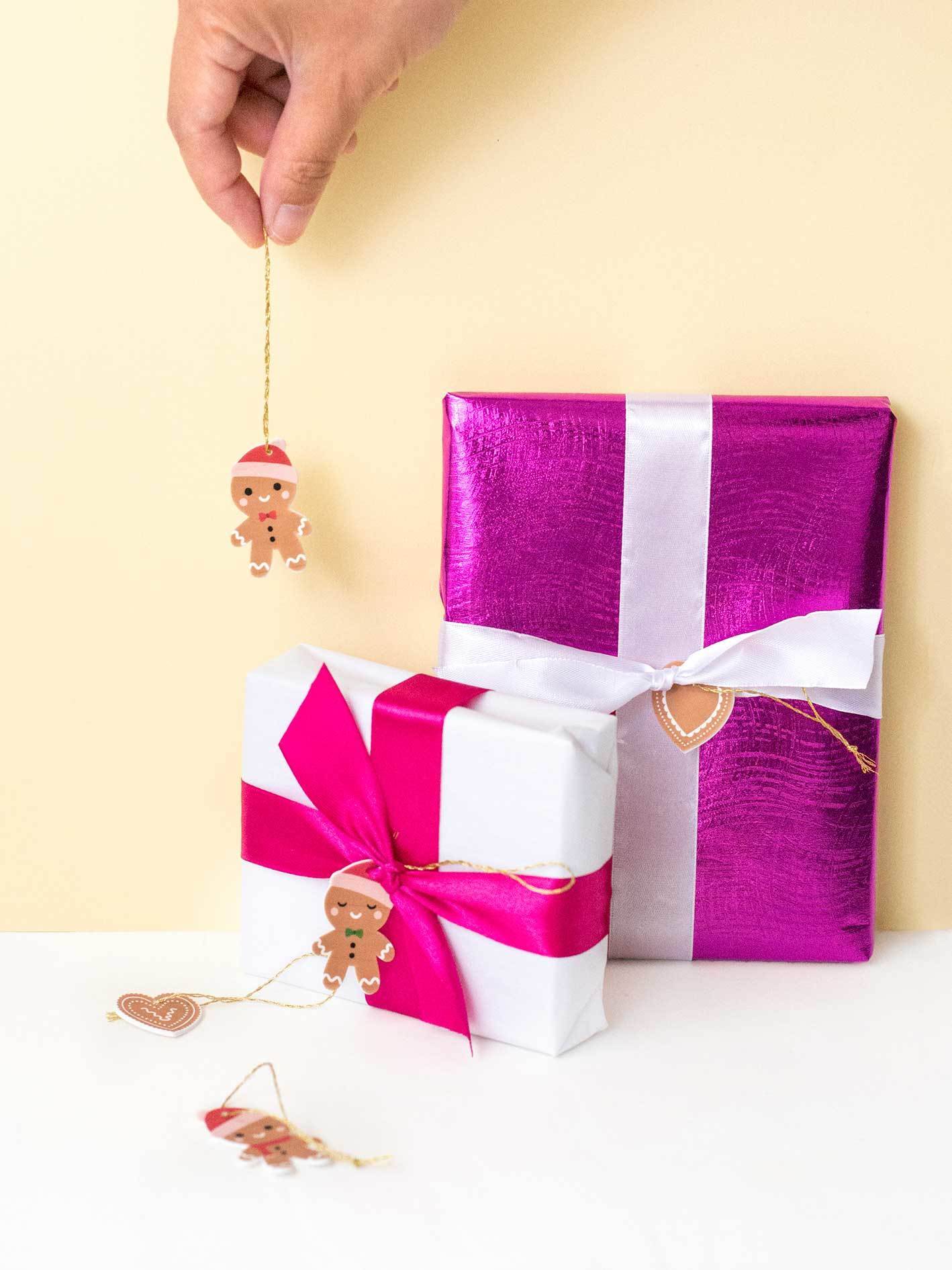 Gingerbread gift toppers