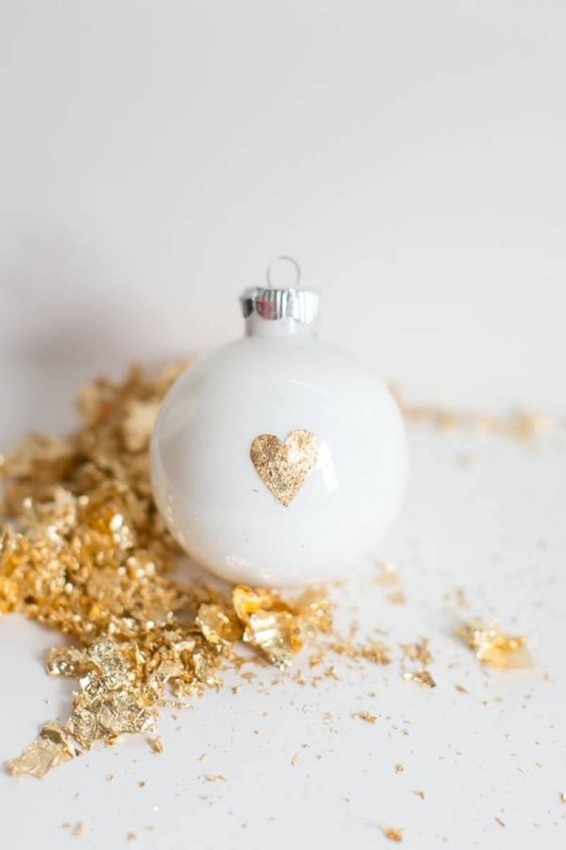 Do it yourself ornaments | Gold leaf ornament