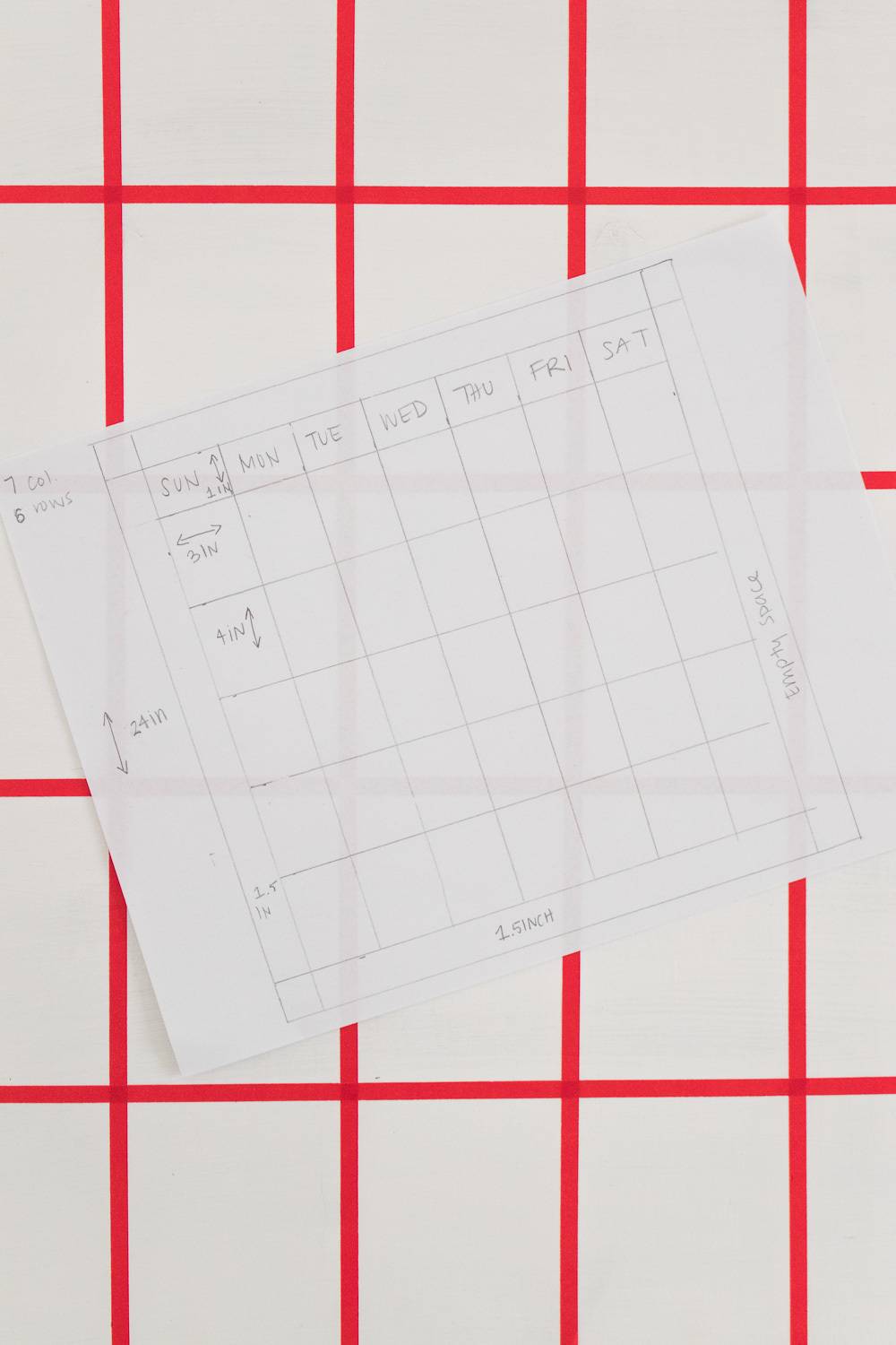 A piece of paper with day table.