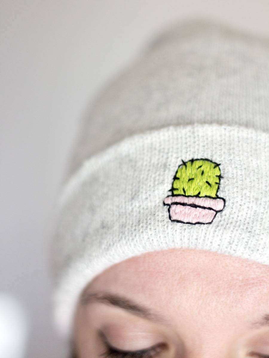 How to add a cute cactus to your beanie hat