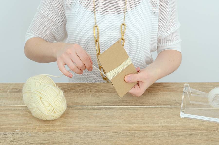 Anthro Knockoff: Easy DIY Fringe Basket 