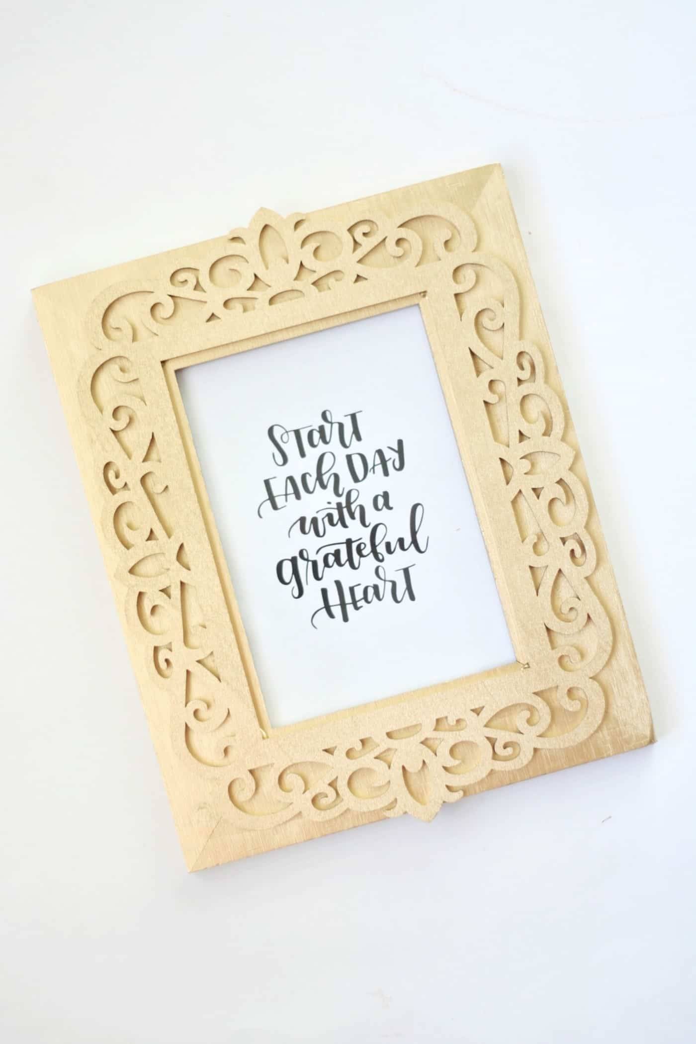 Picture frame makeover ideas - Photo via DIY Candy