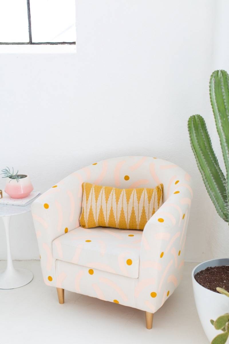 Painted chair tutorial from Sugar & Cloth