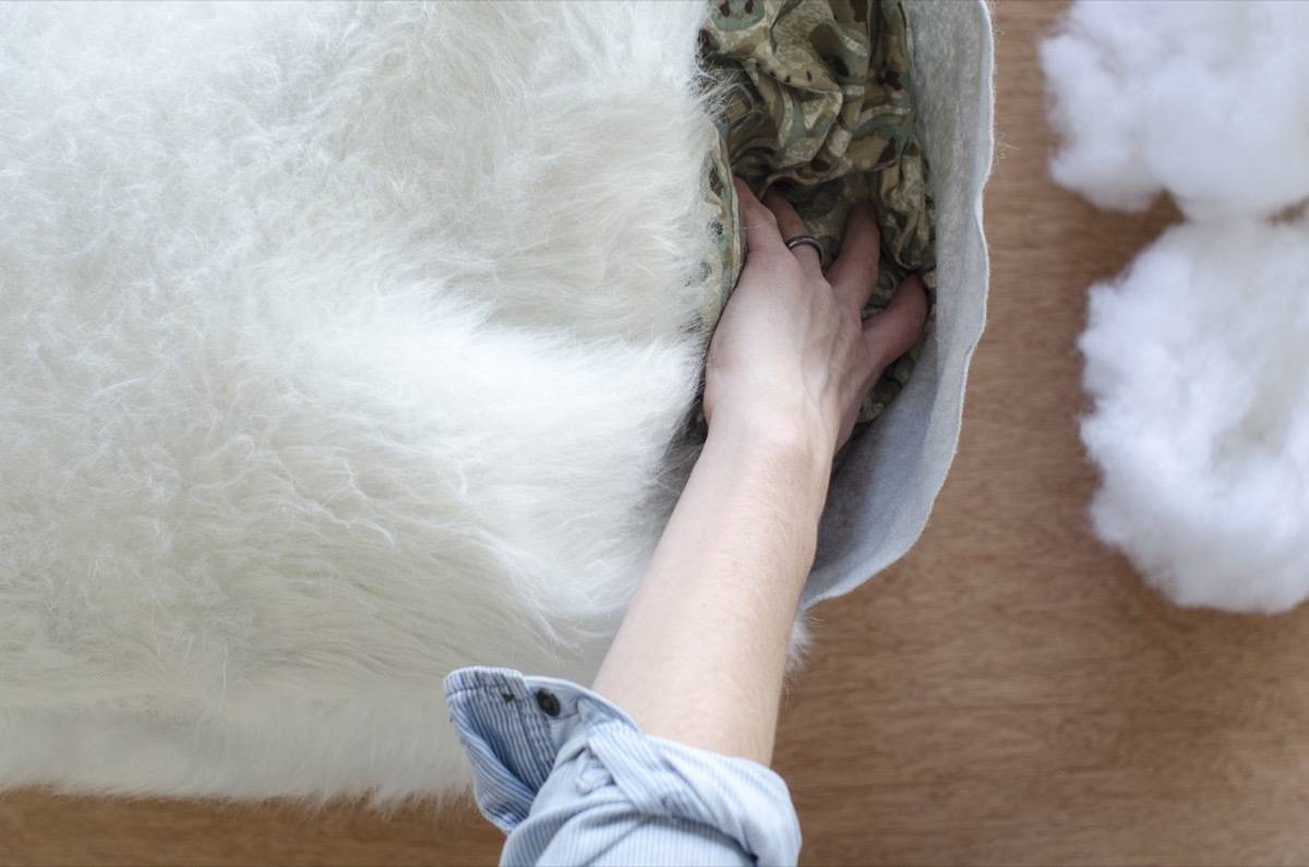 How to make a faux fur pouf | Step 4
