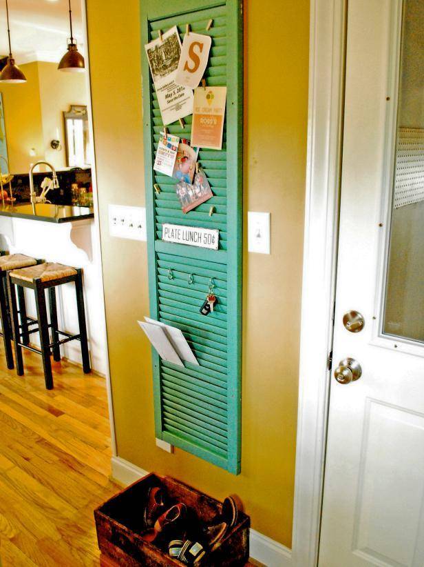 Shutter entryway organization